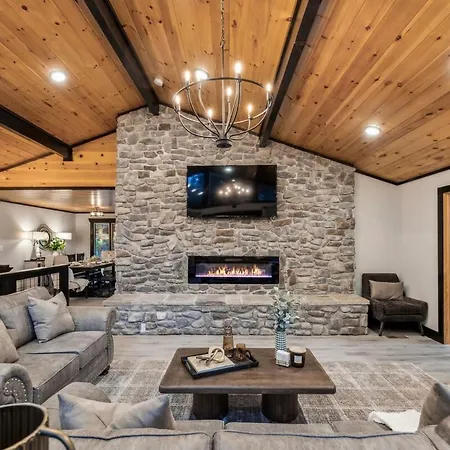 Honeybear Hideaways - Luxurious Modern 7Br Cabin With Indoor Pool, Game Room, Hot Tub & Fireplace